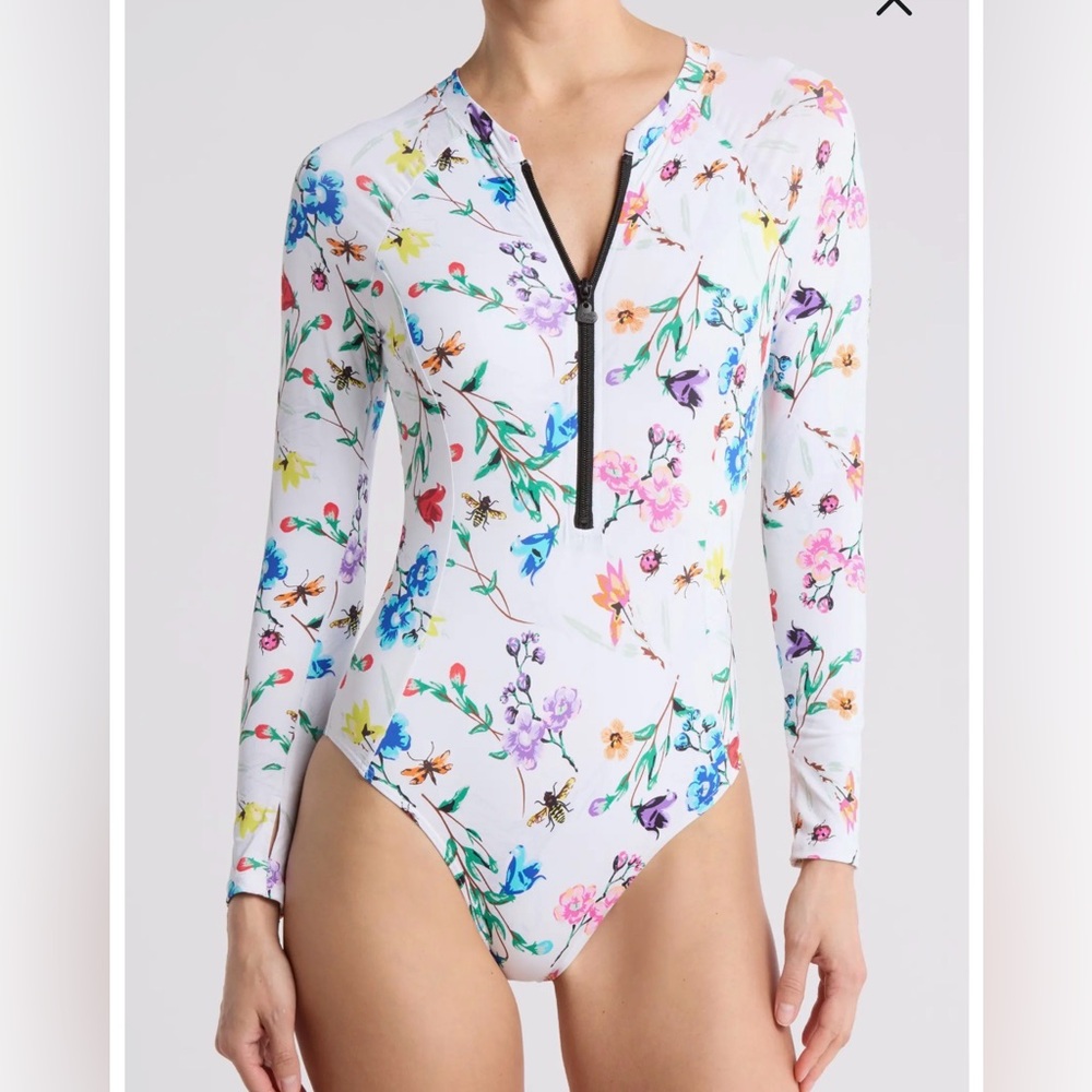 Betsy Johnson Size Medium Scuba Knit Half Zip Long Sleeve One-Piece
Swimsuit New